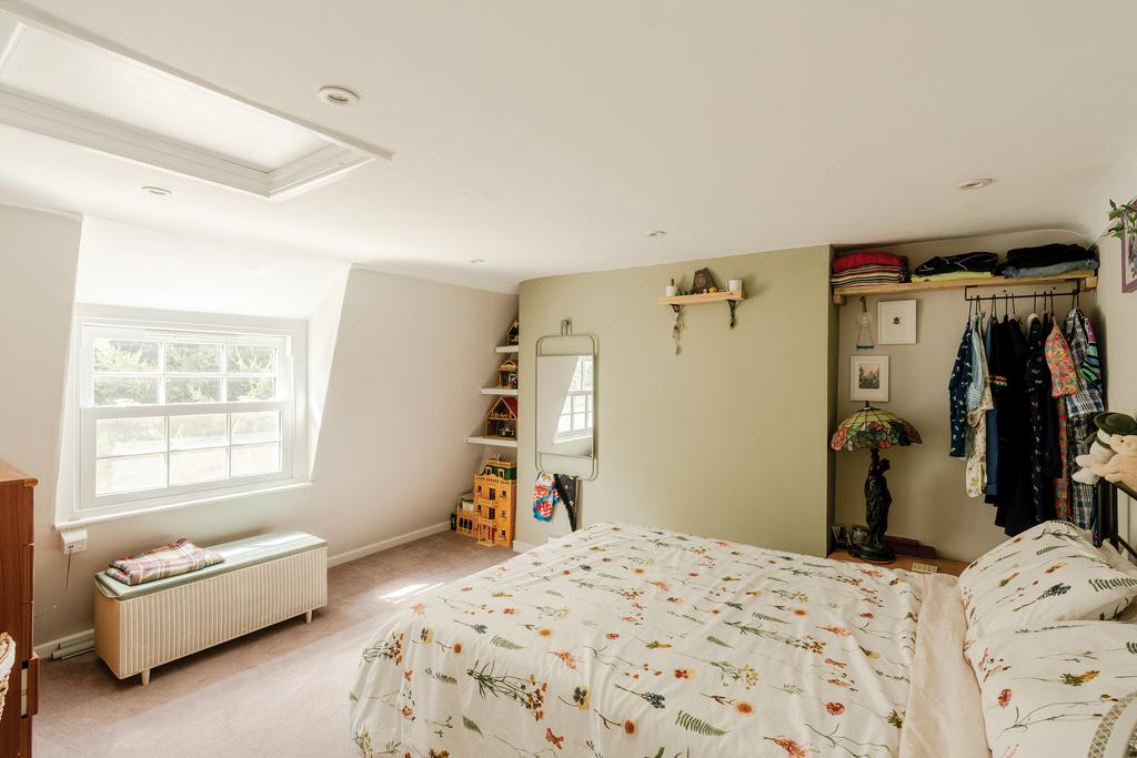Apartment in Bristol - View 3