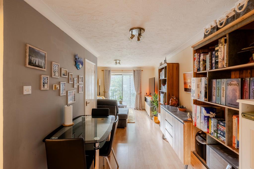 Apartment in Bristol - View 5