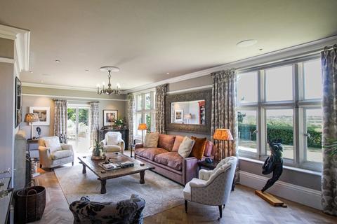 6 bedroom country house for sale, Dorsington Road, Pebworth, Stratford-upon-Avon CV37 8XB