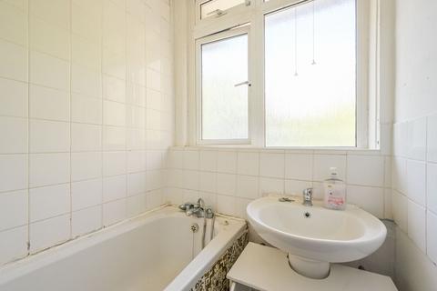 3 bedroom flat for sale, Crowder Street, Shadwell, London, E1