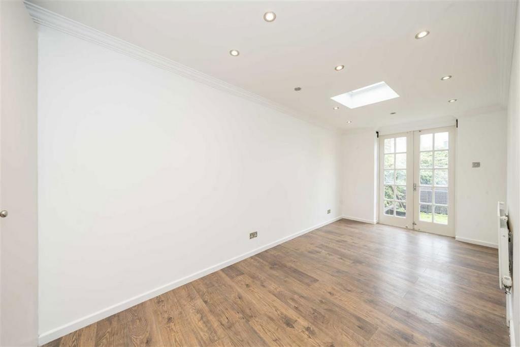 House in London - View 5