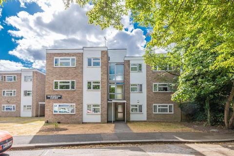 3 bedroom flat for sale, Daneglen Court, Stanmore, HA7