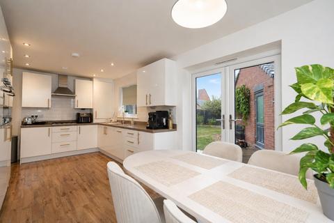 4 bedroom detached house for sale, Lionheart Avenue, Bishops Tachbrook, Leamington Spa