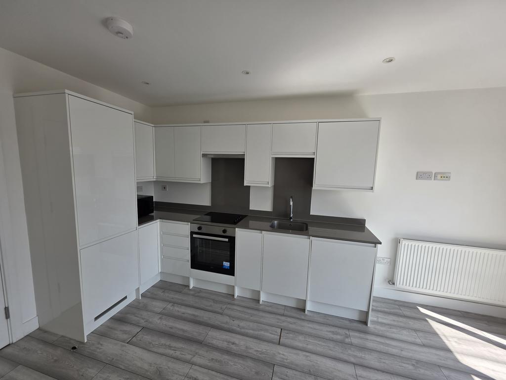 Apartment in Hounslow - View 4