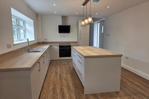 4 bedroom detached house to rent, Melton Road, Waltham on the Wolds, Leicestershire, LE14 4AJ