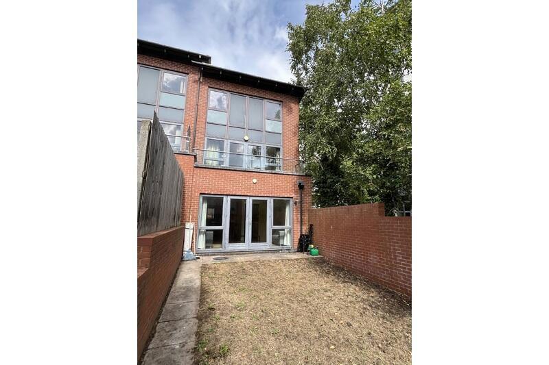 House in Birmingham, West Midlands - View 4