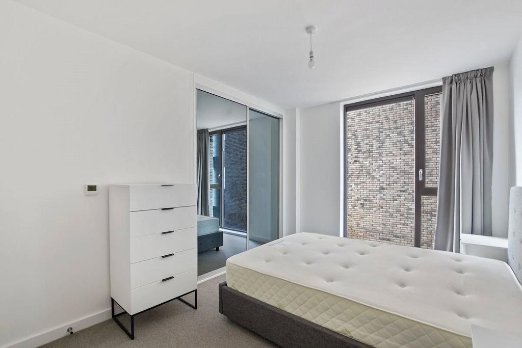 Apartment in London - More