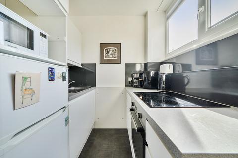 1 bedroom apartment for sale, Shelburne Court, London SW15