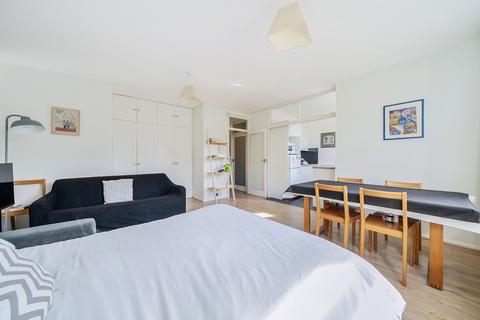 1 bedroom apartment for sale, Shelburne Court, London SW15