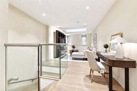 undefined, Strand Chambers, Strand, WC2R