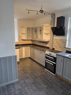 3 bedroom house to rent, Redwood Avenue, Wigan WN6