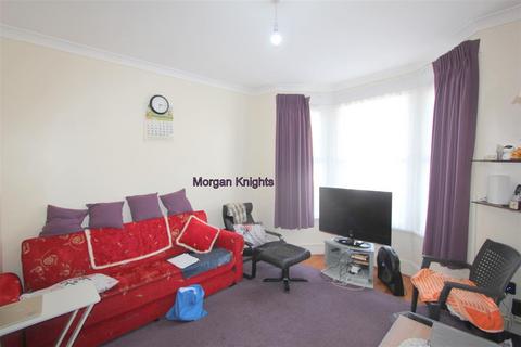 3 bedroom terraced house for sale, Manor Park E12
