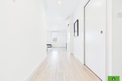 1 bedroom flat to rent, High Street, Hornchurch RM12