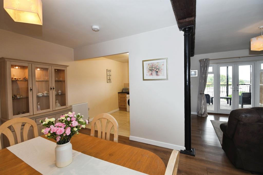 House in Lincoln - View 2