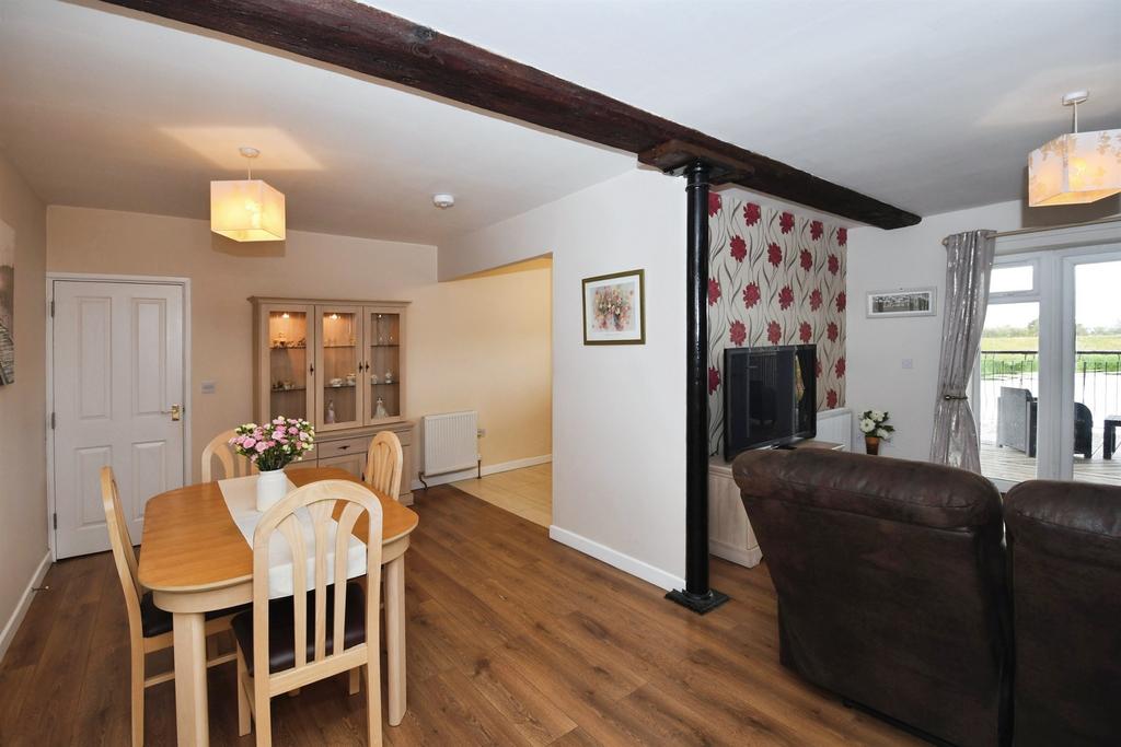 House in Lincoln - View 3