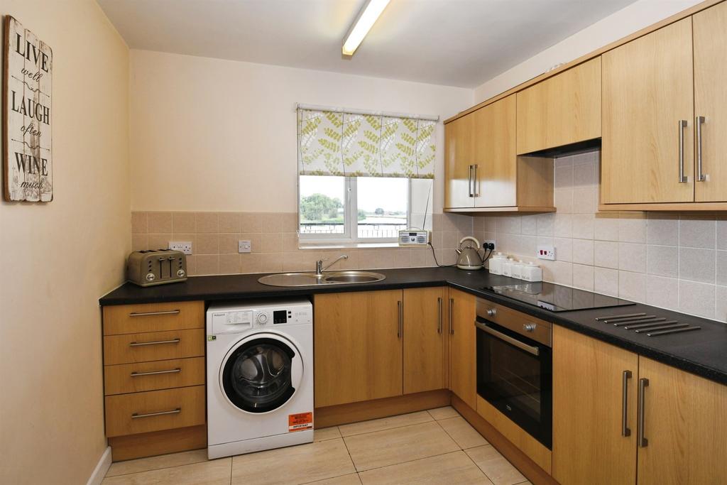 House in Lincoln - View 5