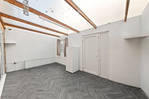 3 bedroom end of terrace house to rent, Sipson Road, West Drayton, UB7