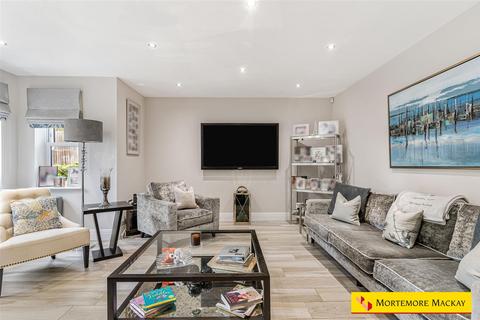 2 bedroom apartment for sale, Village Road, Enfield