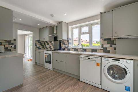 3 bedroom end of terrace house to rent, Hilltop Close, Ascot, Berkshire