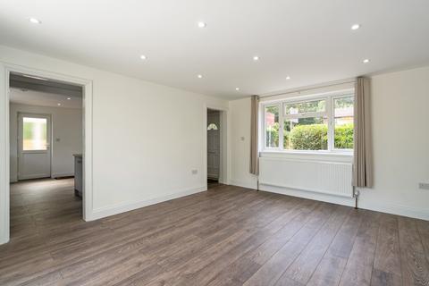 3 bedroom end of terrace house to rent, Hilltop Close, Ascot, Berkshire