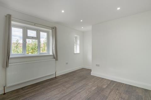 3 bedroom end of terrace house to rent, Hilltop Close, Ascot, Berkshire