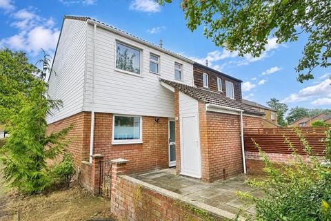 2 bedroom end of terrace house for sale, Kestrel Close, Stevenage