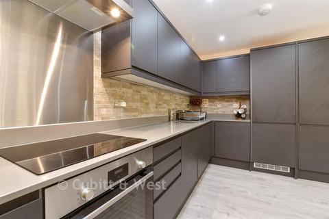 2 bedroom ground floor flat for sale, Belle House, Sutton SM2
