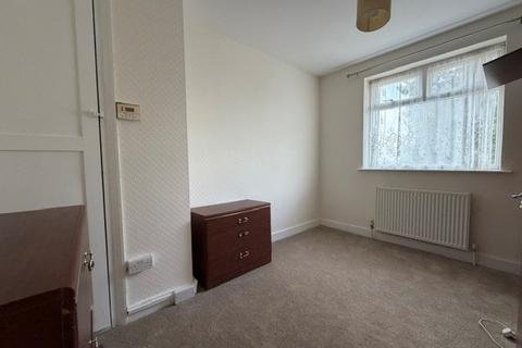 2 bedroom terraced house to rent, Pomfret Avenue, Luton, LU2