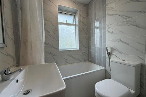 2 bedroom terraced house to rent, Pomfret Avenue, Luton, LU2