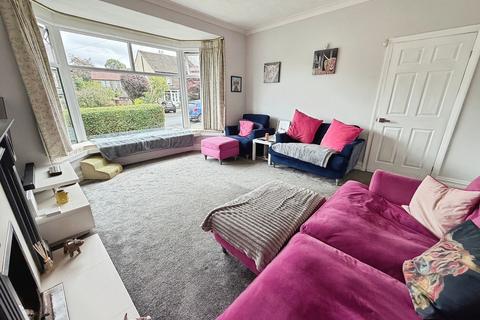 4 bedroom semi-detached house for sale, Bromley Road, Shipley, BD18