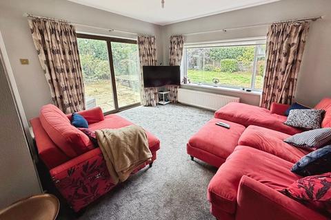 4 bedroom semi-detached house for sale, Bromley Road, Shipley, BD18