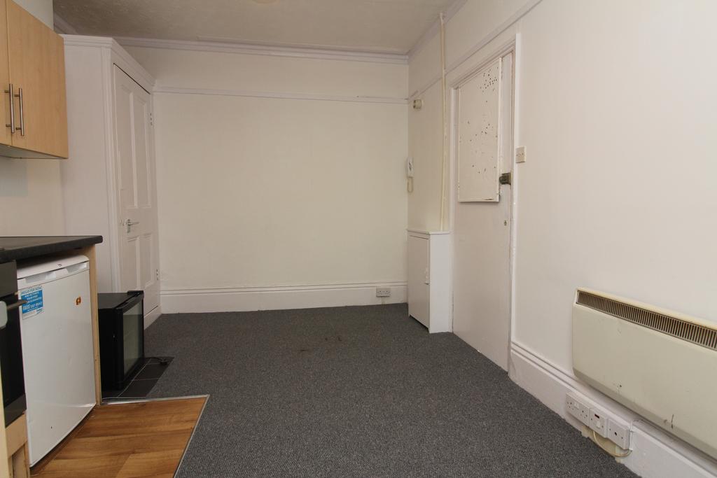 Apartment in Brighton, Kemptown - More