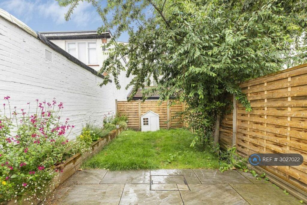 House in London - View 5