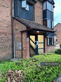 Studio to rent, Hawthorne Crescent, West Drayton, UB7