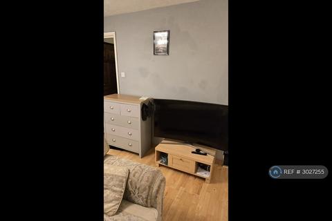 Studio to rent, Hawthorne Crescent, West Drayton, UB7