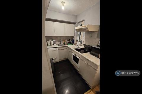Studio to rent, Hawthorne Crescent, West Drayton, UB7