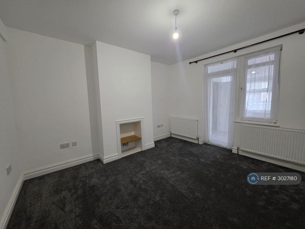 House in London - View 3