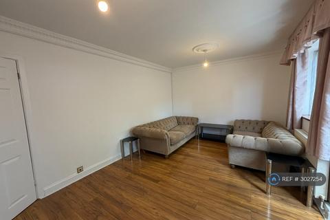2 bedroom flat to rent, Haldane Road, Southall, UB1