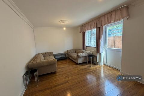 2 bedroom flat to rent, Haldane Road, Southall, UB1