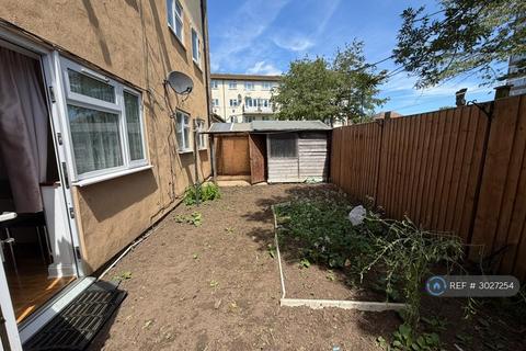2 bedroom flat to rent, Haldane Road, Southall, UB1