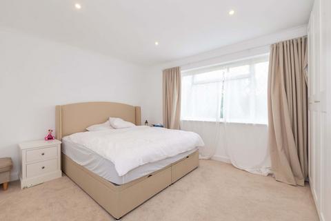 undefined, Walker Road, Maidenhead SL6