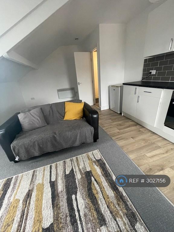 Apartment in Leeds - View 3