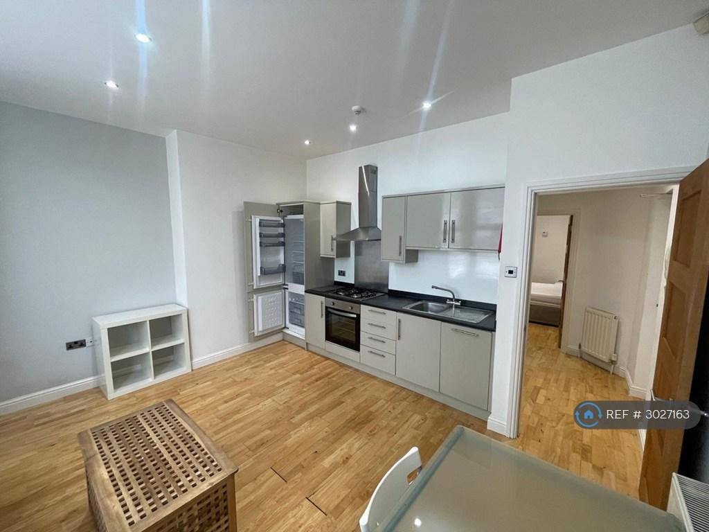 Apartment in Liverpool - View 4