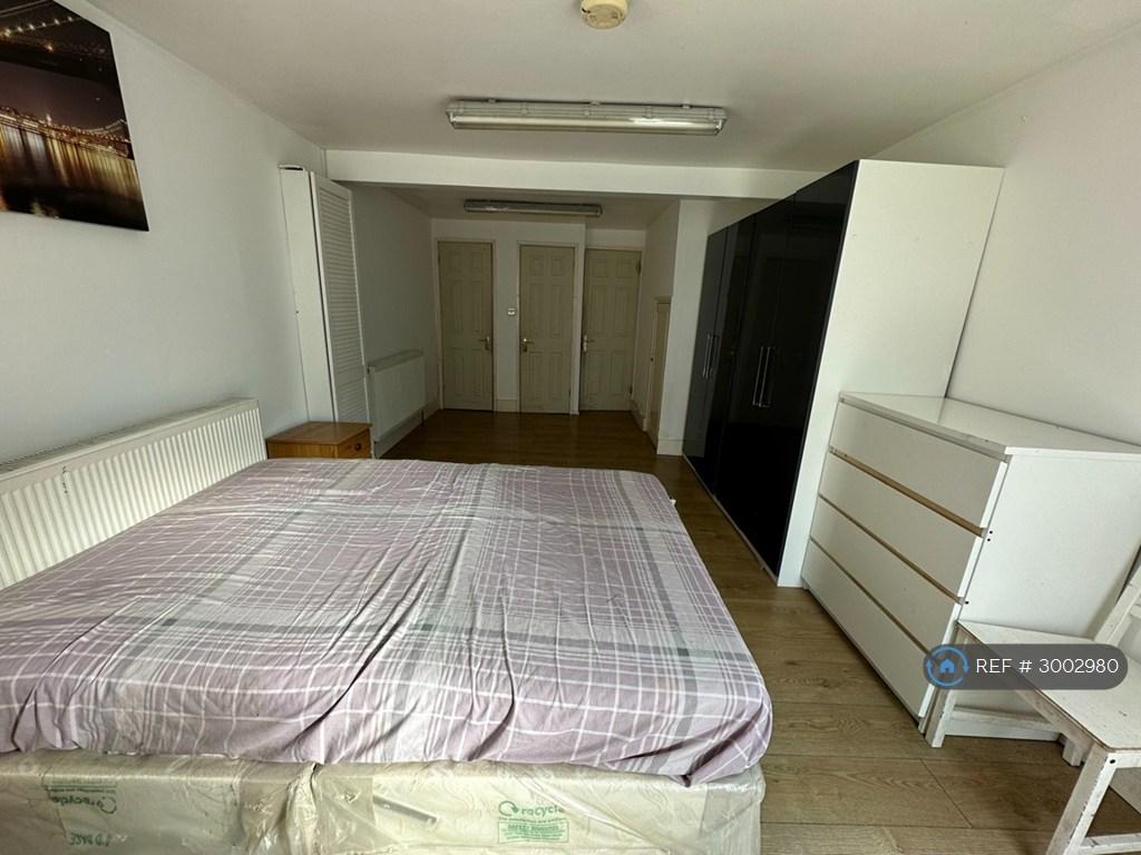 House in Hounslow - View 3