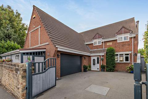 4 bedroom detached house for sale, Middlecliff Lane, Little Houghton, South Yorkshire