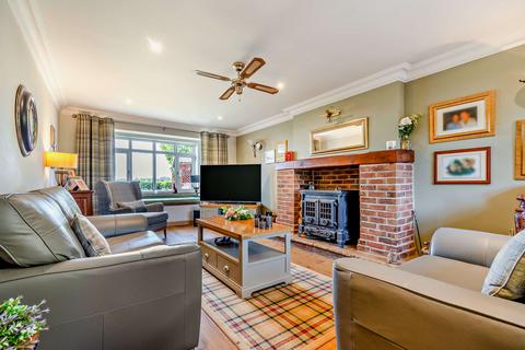 4 bedroom detached house for sale, Middlecliff Lane, Little Houghton, South Yorkshire