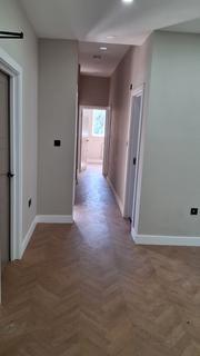3 bedroom flat to rent, Penerley Road, London SE6