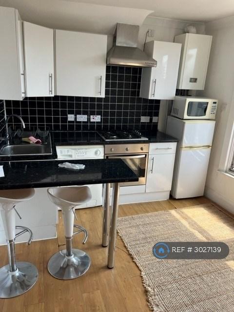 Apartment in London - View 3