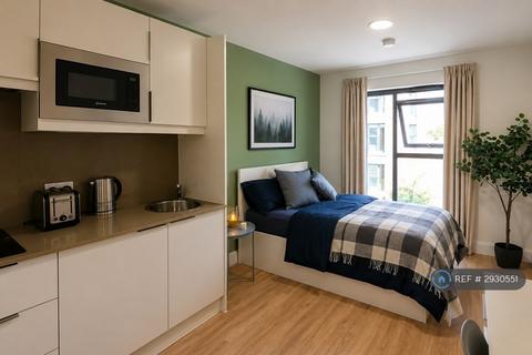 Studio to rent, Neal Drive, Cambridge, CB4