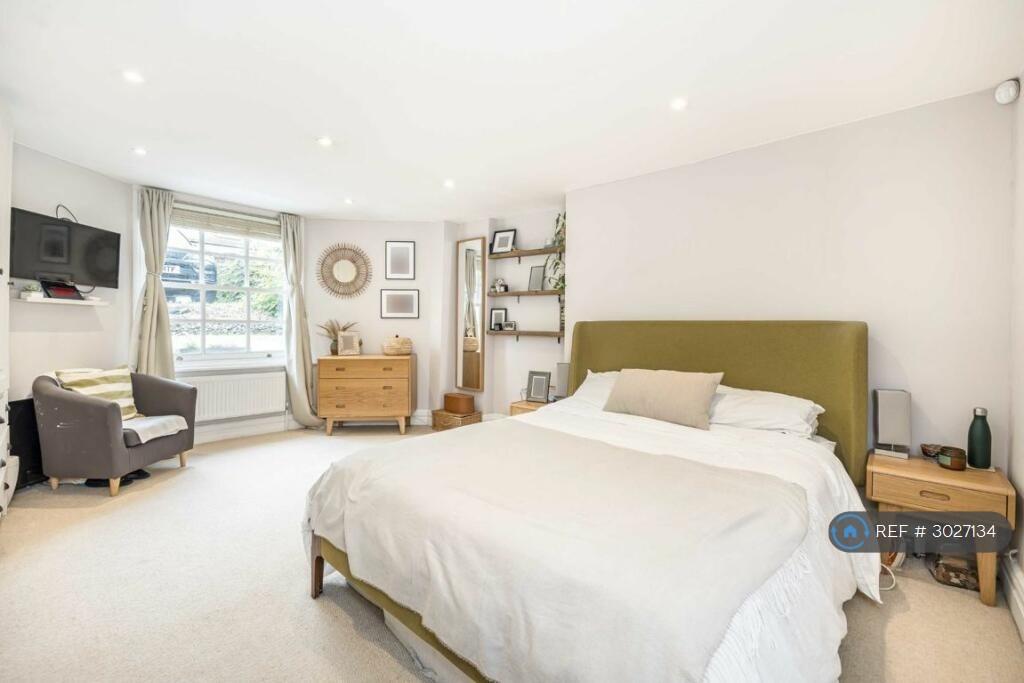 Apartment in London - View 3